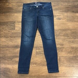 Kut from the Kloth Skinny Blue Jeans with Faded Wash - Toothpick Skinny - size 8